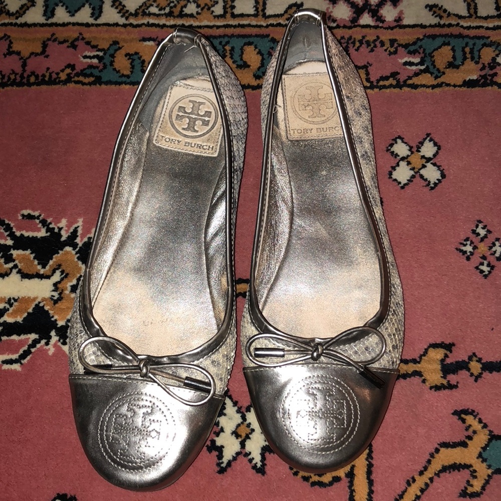 Tory Burch silver ballet flat Size 6